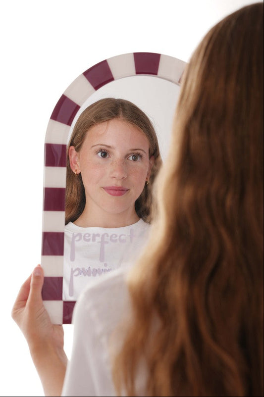 PERFECT PUNIM MIRROR